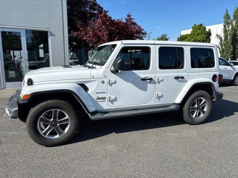 Used 2018 Jeep Wrangler Unlimited Sahara w/ Cold Weather Group AWD/4WD image 1
