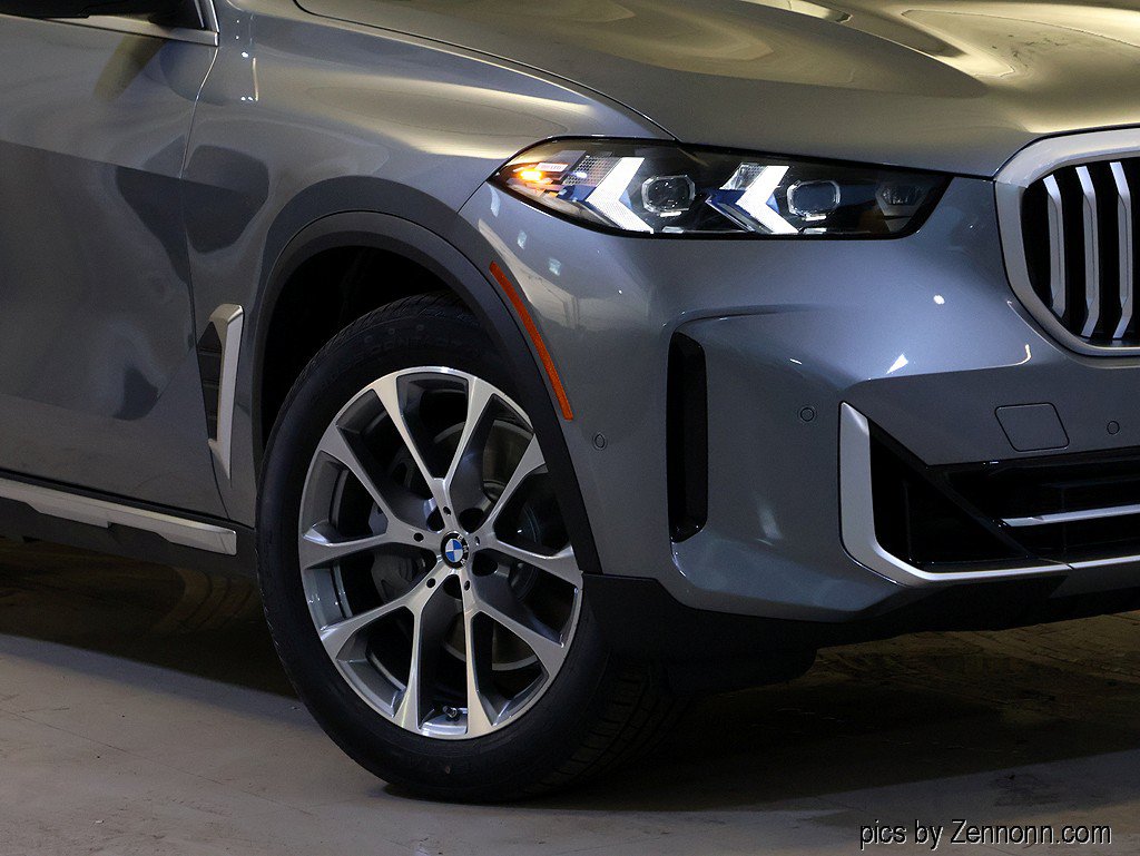 Used 2026 BMW X5 xDrive50e AWD/4WD image 3