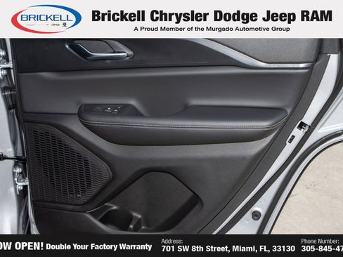 New 2025 Jeep Grand Cherokee Altitude image 14