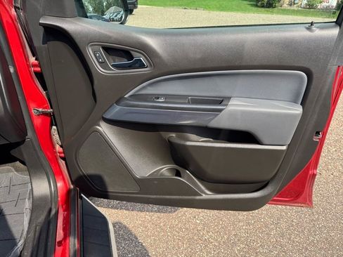 Used 2015 Chevrolet Colorado Z71 AWD/4WD image 29