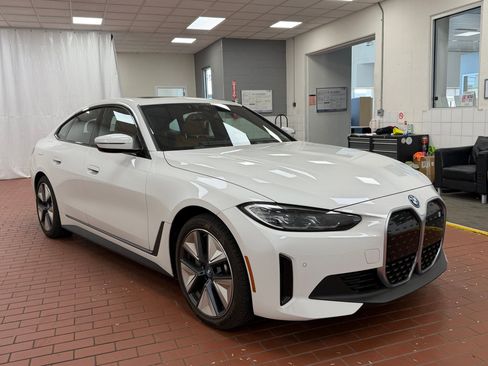 Used 2023 BMW i4 eDrive35 image 6