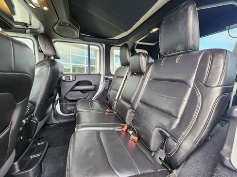 Used 2019 Jeep Wrangler Unlimited Sahara w/ Dual Top Group image 39