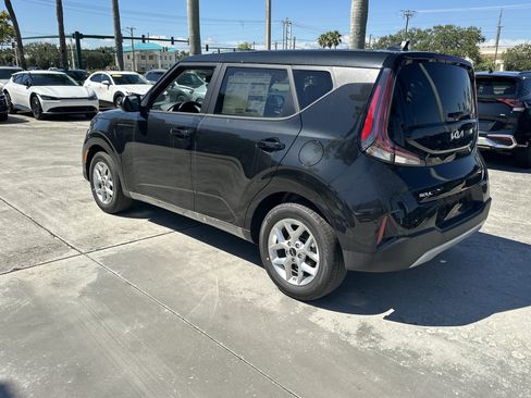 New 2025 Kia Soul LX w/ LX Technology Package image 8