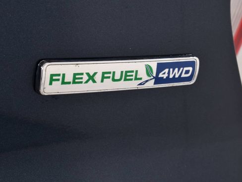 Used 2016 Ford Explorer XLT w/ Equipment Group 202A AWD/4WD image 22
