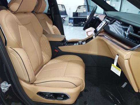 New 2025 Jeep Grand Cherokee L Summit image 32