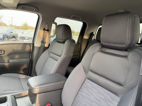 Used 2024 Nissan Frontier SV w/ Technology Package image 10