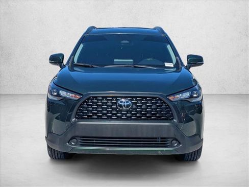 Used 2023 Toyota Corolla Cross LE FWD image 2