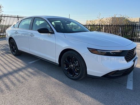 New 2025 Honda Accord SE image 2