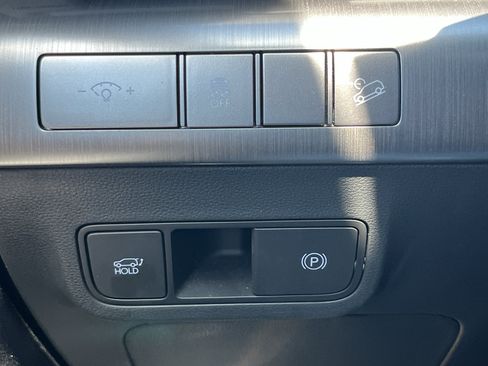 Used 2025 Hyundai Kona Limited AWD/4WD image 16
