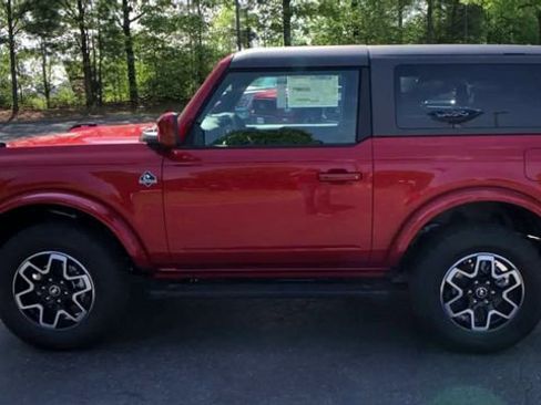 Used 2023 Ford Bronco Outer Banks image 5