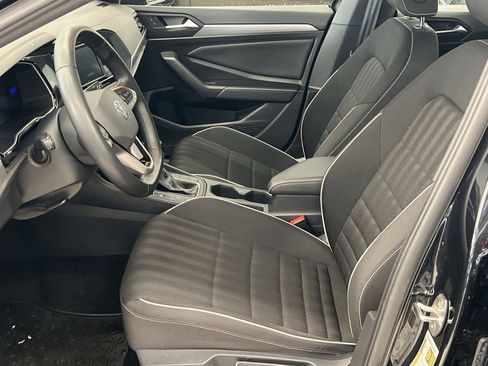 Used 2024 Volkswagen Jetta Sport image 12