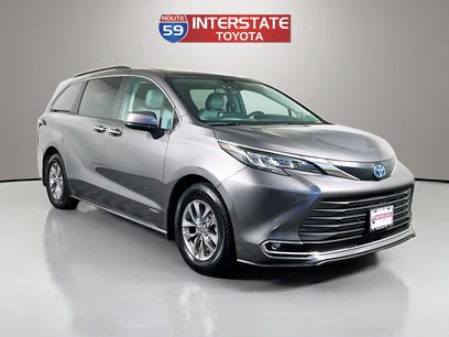 Certified 2021 Toyota Sienna XLE w/ XLE Plus Package