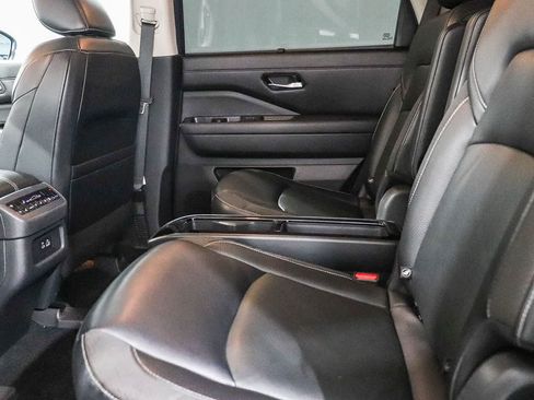Used 2022 Nissan Pathfinder SL w/ SL Premium Package FWD image 19