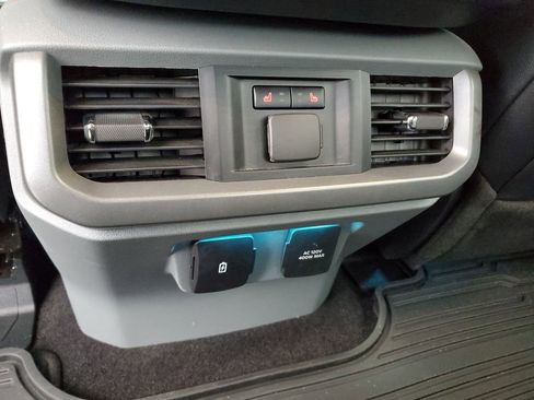 Used 2022 Ford F150 Lariat w/ Equipment Group 502A High image 10