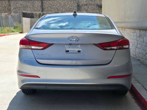 Used 2017 Hyundai Elantra SE FWD image 4