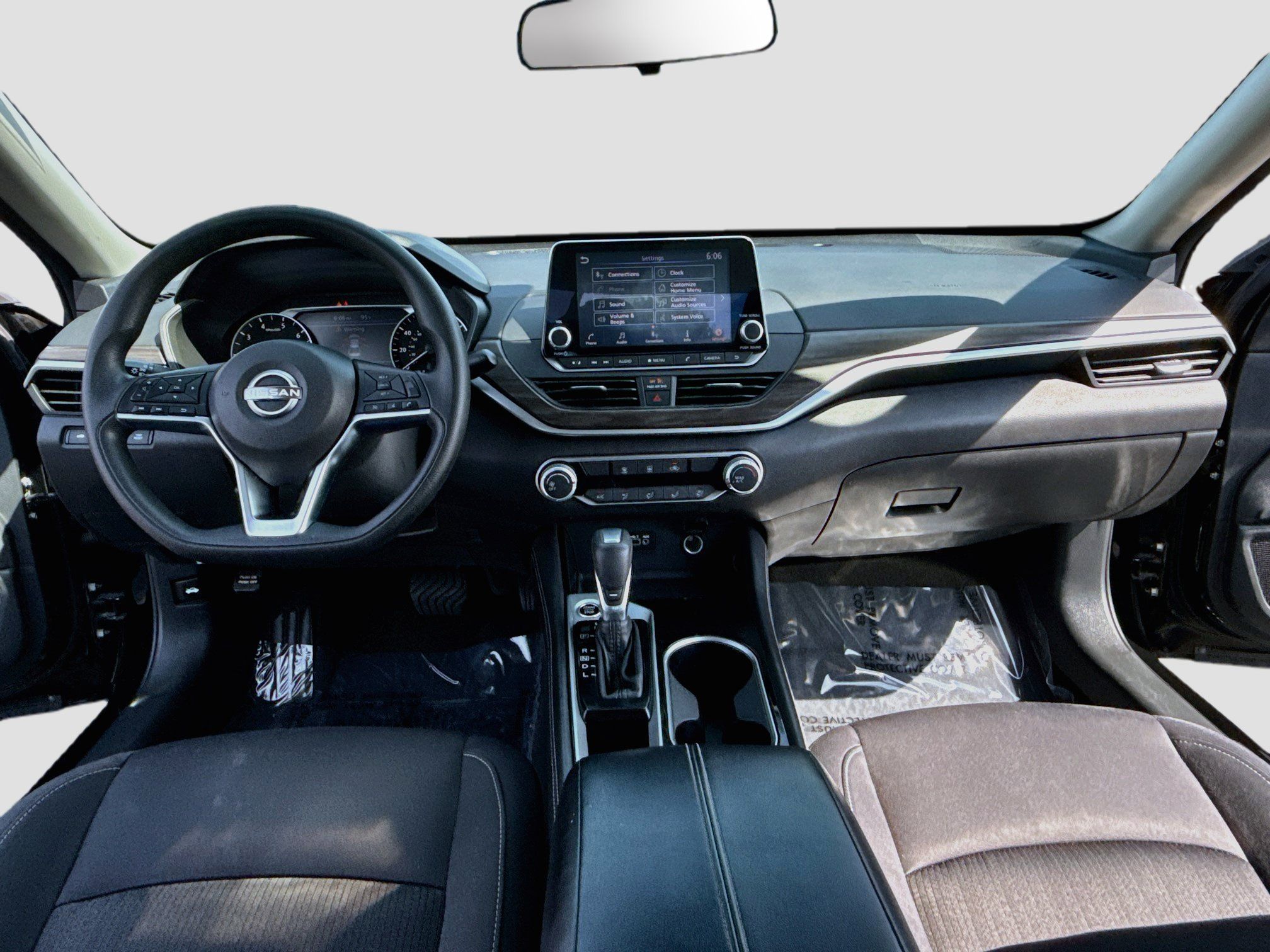 Used 2023 Nissan Altima 2.5 SV FWD image 14