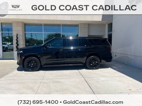 Certified 2021 Cadillac Escalade ESV Sport Platinum AWD/4WD image 2
