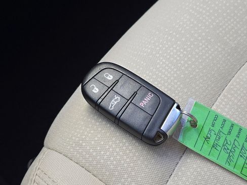 Used 2016 Chrysler 200 Limited w/ Convenience Group FWD image 26