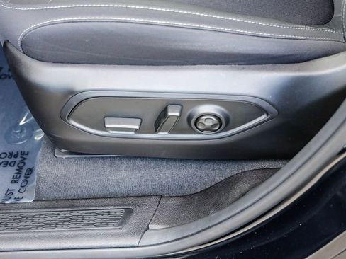 Used 2025 Jeep Grand Cherokee Laredo X image 23