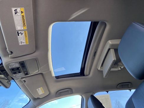 Used 2022 Honda Pilot Touring image 13