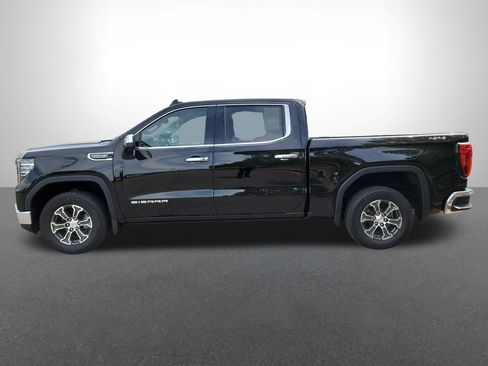Used 2024 GMC Sierra 1500 SLT AWD/4WD image 2