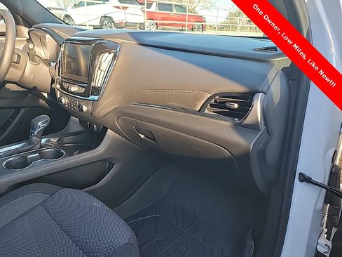 Used 2023 Chevrolet Traverse LT image 45