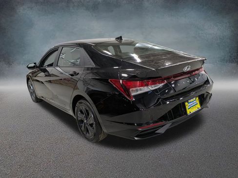 Used 2022 Hyundai Elantra SEL FWD image 6