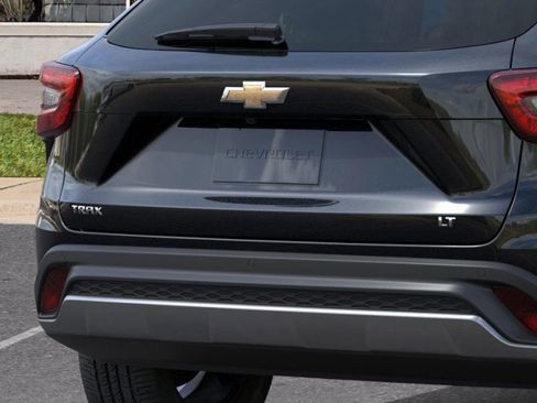 New 2026 Chevrolet Trax LT FWD image 14