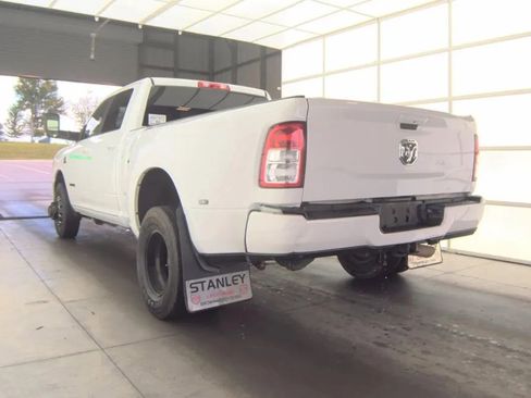 Used 2022 RAM 3500 Lone Star w/ Night Edition RWD image 2