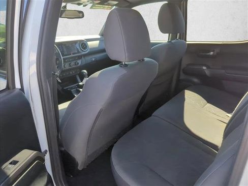 Used 2017 Toyota Tacoma TRD Off-Road image 15