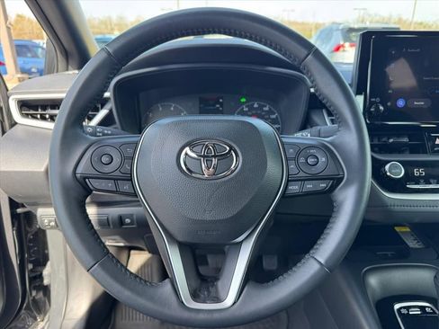 Used 2025 Toyota Corolla SE w/ SE Premium Package image 23