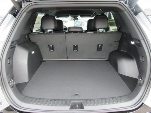 New 2026 GMC Terrain AT4 w/ Convenience Package III image 29