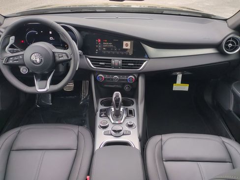 New 2025 Alfa Romeo Giulia w/ Driving Assist Package RWD image 13
