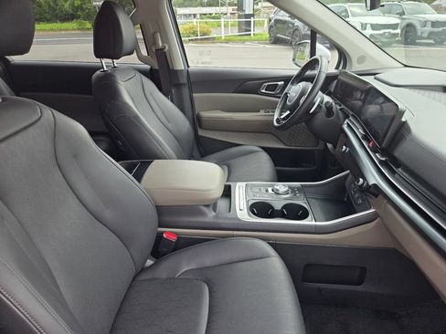 Used 2026 Kia Carnival LXS FWD image 28