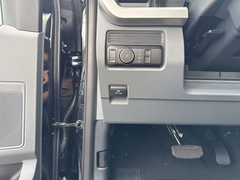 New 2026 Ford F350 4x4 Regular Cab Super Duty image 43