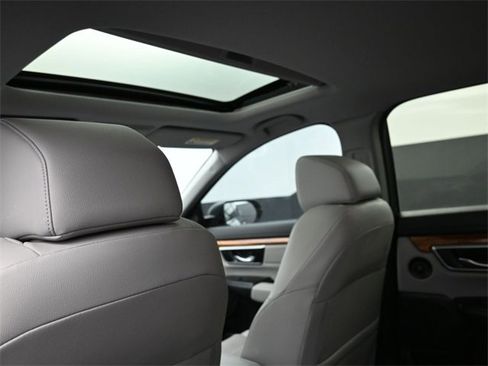 Used 2020 Honda CR-V EX-L image 2