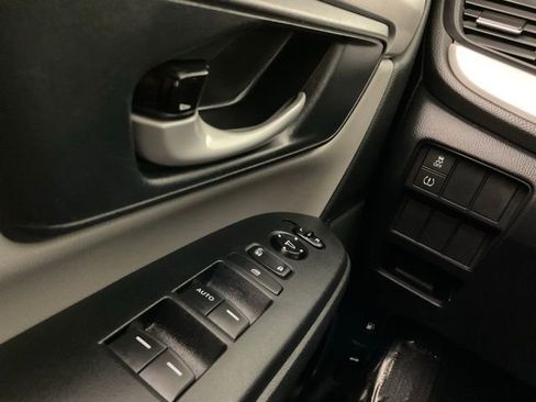 Used 2019 Honda CR-V LX image 20