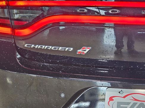 Used 2019 Dodge Charger SXT w/ Driver Confidence Group AWD/4WD image 7