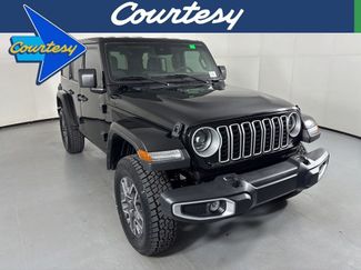 Used 2025 Jeep Wrangler Unlimited Sahara AWD/4WD video 1