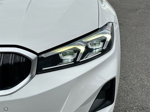 Used 2023 BMW 330i Sedan w/ Premium Package image 7