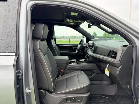 Used 2026 Chevrolet Tahoe Premier AWD/4WD image 11