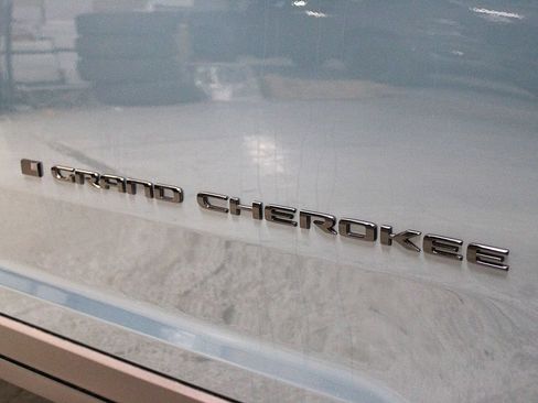 New 2026 Jeep Grand Cherokee Limited w/ Limited Altitude Package AWD/4WD image 38