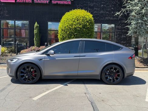 Used 2018 Tesla Model X 100D image 9