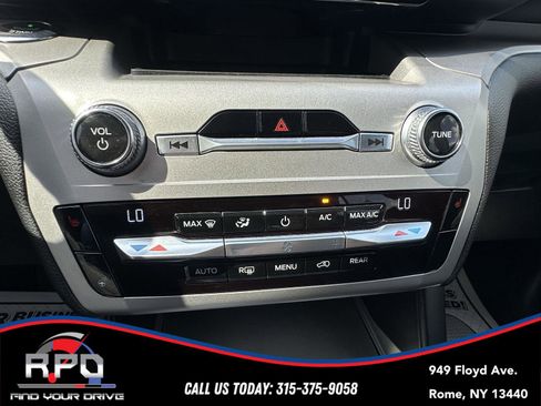 Used 2021 Ford Explorer XLT w/ Equipment Group 202A AWD/4WD image 16