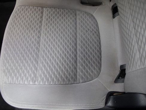 Used 2020 Ford Escape SE image 22