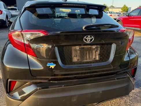 Used 2021 Toyota C-HR LE FWD image 9