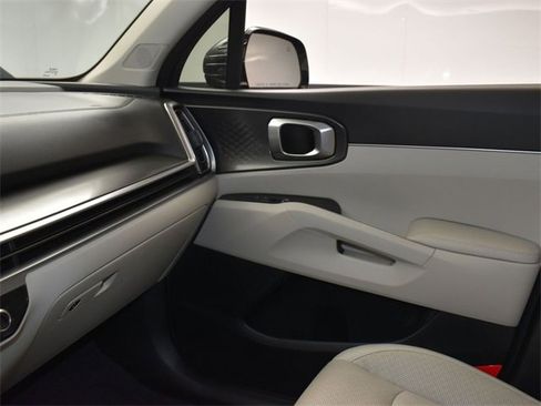 Certified 2025 Kia Sorento S w/ Panoramic Sunroof Package image 23