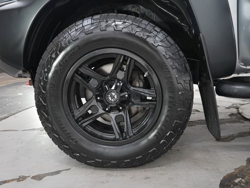 Used 2015 Toyota Tacoma PreRunner w/ Convenience Package RWD image 28