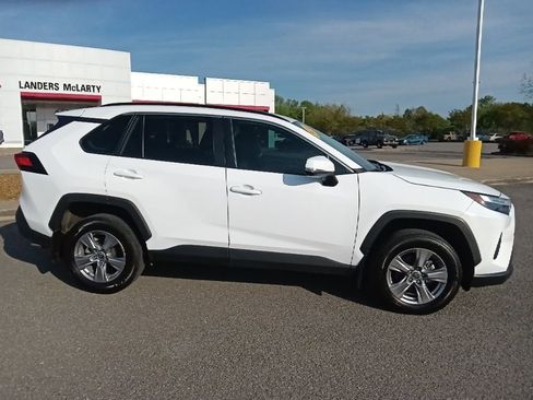 Used 2024 Toyota RAV4 XLE w/ Convenience Package image 2