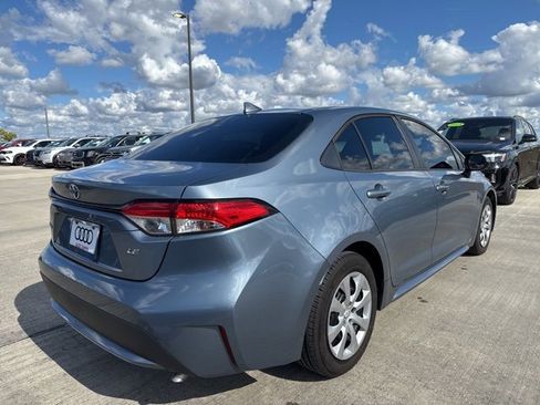 Used 2020 Toyota Corolla LE image 3